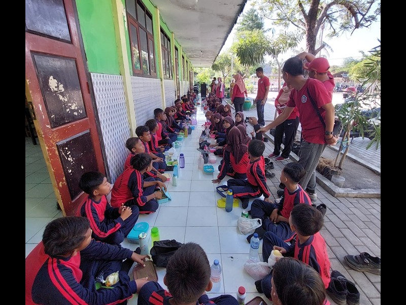 18 JULI 2025 - MAKAN SEHAT BERSAMA SISWA SDN 1 TANJUNG KAMAL