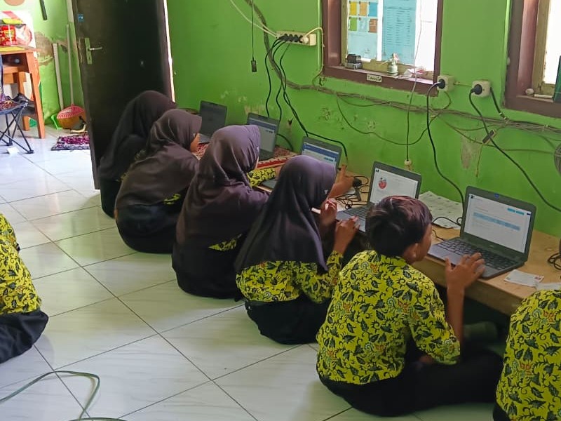 11 MARET 2026 - KEGIATAN SISWA KELAS 6  SDN 1 TANJUNG KAMAL MENGERJAKAN GLADI BERSIH TKA