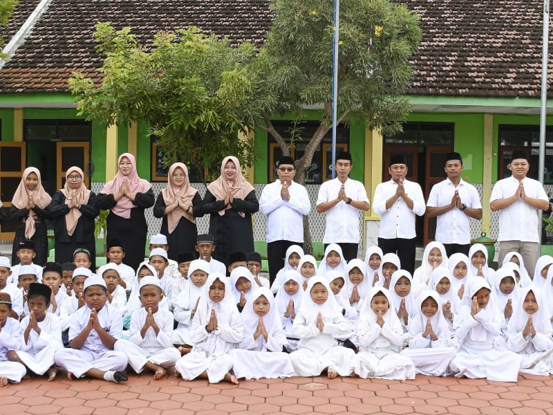 21 MARET 2026 - KELUARGA BESAR SDN 1 TANJUNG KAMAL MENGUCAPKAN SELAMAT HARI RAYA IDUL FITRI 1447 H